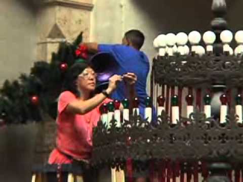 City Elves Creating Holiday Magic at Honolulu Hale