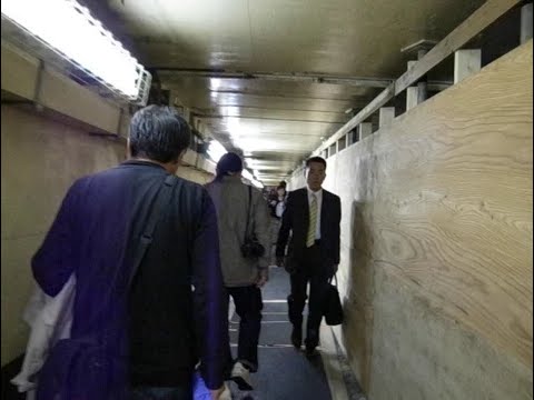 2009 新宿東側から西側への工事中東西通路 091110