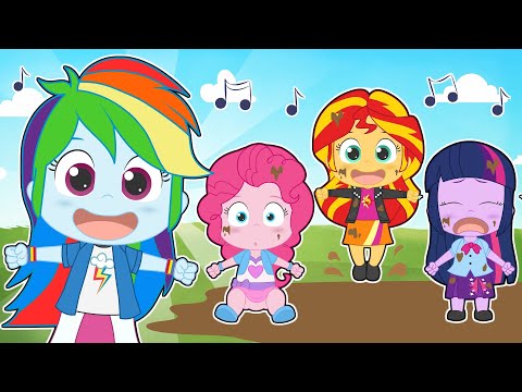 CINCO BEBÉS PONY 🦄🪗 Con las Chicas Pony saltando en los charcos de barro