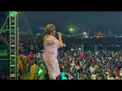 Atakwagala Oba Omulaba- Betty Mpologoma Live. Enkuuka Masavu 2024