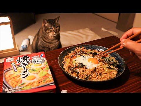 永谷園の鍋シリーズ新作で作る焼きラーメン（醤油とんこつ味）。