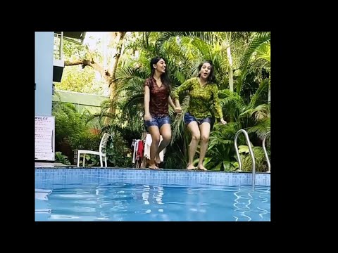 Surekha Vani & her daughter supritha fun in swimming pool🌀💚