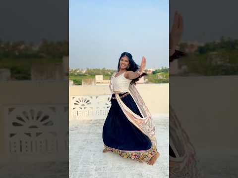 A quick dance reel on Dholi taro dol baaje #mavratriseries #dancereels #garbadance