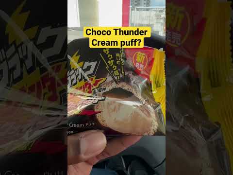 I found out there is a Choco Thunder cream puff in Okinawa ? #haisaigaijinsan #okinawa #polyglot