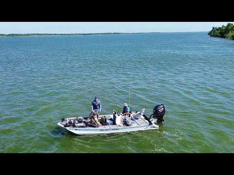 This is the BEST CATFISH RIVER in the COUNTRY!! (So many big fish)