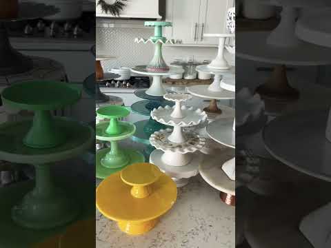 How many cake stands is too many cake stands?? #cakedecorating #cakedecoratingideas #cake