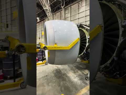 Aircraft Line Maintenance vs Hangar Maintenance