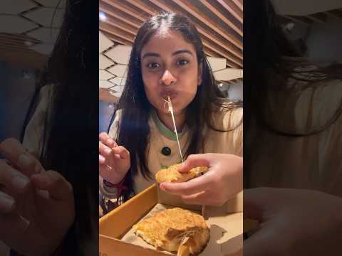 #eating first time from #NYPF 🍕😋 got my first hollyland mic 🎤 🤩 Day 215/365 #shortsviral