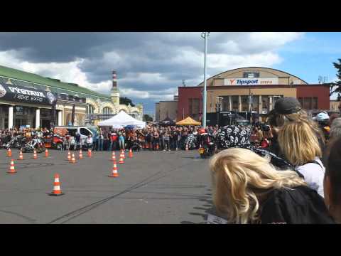 Harley Davidson 750 Street STUNT RIDE