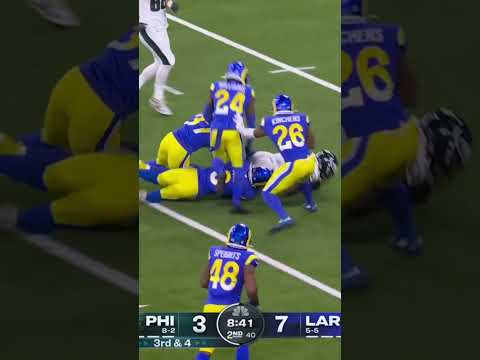 Jalen Hurts to AJ Brown for a BIG TIME 27-yard gain 🦅🔥 Eagles vs Rams Highlights