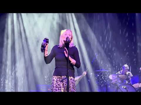 Belinda Carlisle - In Too Deep (live in Melbourne 20 Sep 2024)