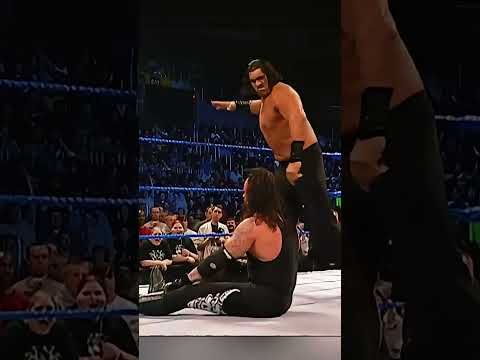 THE GREAT KHALI DEBUTS AND ATTACKS THE UNDERTAKER - WWE SmackDown 2006 Throwback #wrestling #shorts