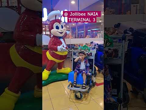 #jollibee #jollibeeAgain Haha  #jollibeebidaangsaya #familyday