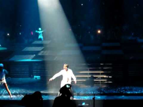 郭富城 Aaron Kwok De Show Reel Live In Concert 09 [30 May 2009] 唱這歌 水里跳舞 Version 1