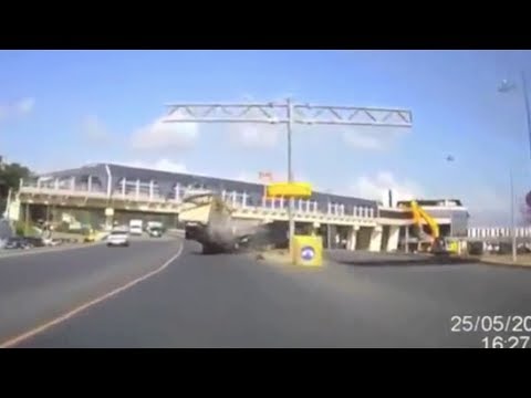 ※Do not Watch※  Crazy  Car Crash Compilation 　Horrible accident !!　No82