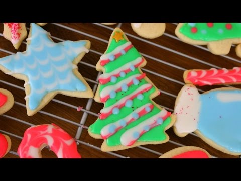 Decorating Christmas Sugar Cookies! | 12 Days of Xmas Baking | sweetco0kiepie