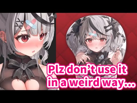 Viewer gets too excited with Chloe's Oppai mousepad【Hololive/Eng sub】