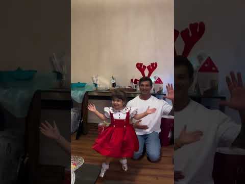 Bipasha Basu daughter Devi VIRAL Christmas video with Karan Singh Grover ❤️#bipasha_basu #shorts