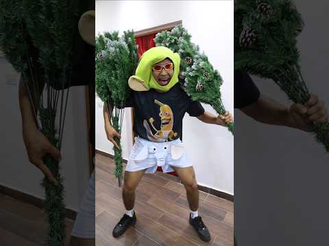 SETTING UP THE CHRISTMAS TREE #comedy