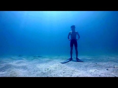 Freediving - White sand beach under water! Aka Island, Okinawa, September 2015