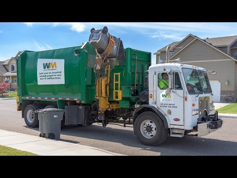 Peterbilt 320 - Labrie Automizer Garbage Truck