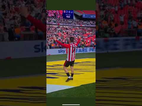 “NA NA NA NA BRENTFORD” - Brentford Fans & Players Celebrating Promotion To The Premier League