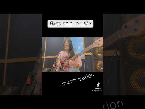 Bass solo on 7/4💦 #improvisation #struggle