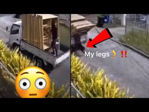 Breaking News:Man Almost Broke His Leg’s While Holding Boards Supplies On The Back Of truck😳‼️😱