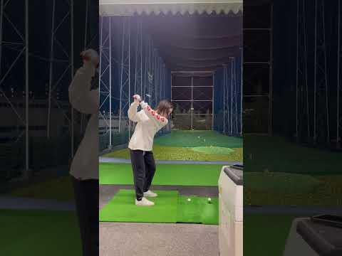 アドレスでは腹筋に力を入れずに骨盤から前傾しましょう #golf #ゴルフ練習動画 #ゴルフ