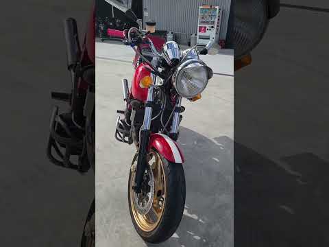 【愛車ご紹介】赤色のアクセントが決まった女性ライダーご来店！#xjr400 #4hm #女性ライダー