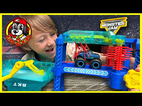 Our Favorite Monster Jam Freestyle Show Toy Trucks COMPILATION (World Finals HIGHLIGHTS)