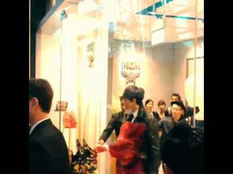 [Fancam]131011Rain @ MCM boutique Opening at Marina Bay Sands_By garbagelapsap