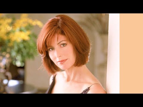 SEXY PHOTOS OF DANA DELANEY