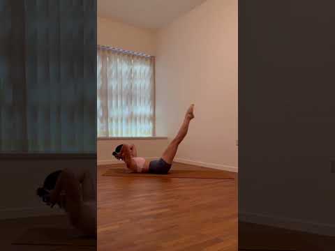 Daily core strength #homeworkout #pilateshomeworkout #pilatesexercises#coreworkout#fullbodypilates