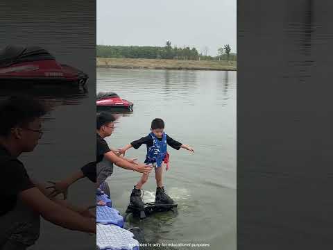 Este padre hizo un Jetpack de agua para su hijo 👏