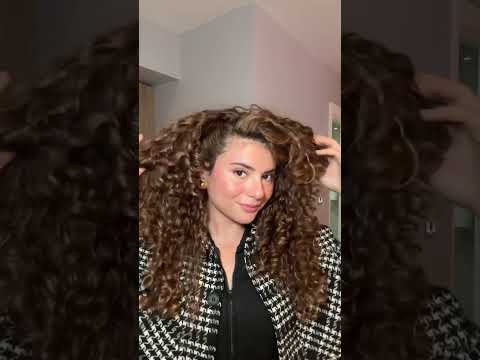 HOW TO SLEEK A SIDE PART ON CURLY HAIR IN 3 SECONDS