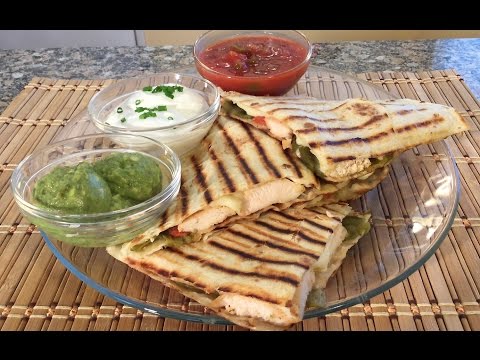 How To Make Quesadilla Mexican Food Recipes Chicken Green Chile Cheese Quesadillas