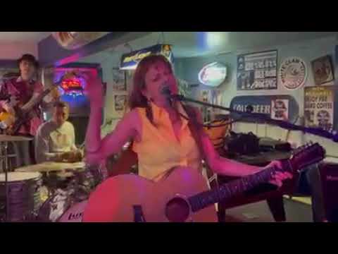 Ain't No Sunshine When She's Gone / B. Withers  / Kat Turner cover At The Shack / Sunday Jam