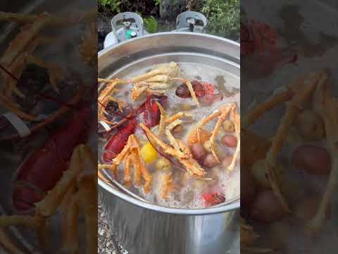 Best seafood boil experience ❤️ #seafoodboil #seafood #seafoodlover #cajun #lobster #crab