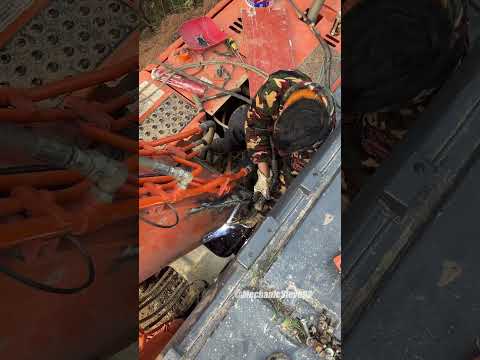 Excavator Boom Crack Repair #short #shorts #shortsvideo