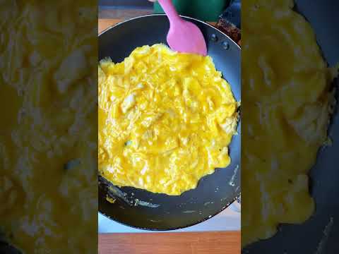 蛋的多種變化(蛋捲)－西式蛋捲(松露野菇歐姆蛋 Truffles and Mushrooms Omelet)