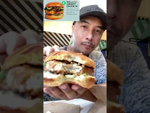 Trying KEVIN HART'S NEW FAST FOOD RESTAURANT - Newest Vegan Fast Food Joint in Los Angeles! #shorts