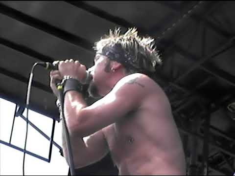 UNION UNDERGROUND - 2001.06.09 EAST TROY, WI, ALPINE VALLEY AMPHITHEATER (Barricade)