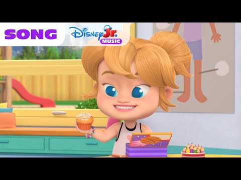 Kindergarten: The Musical "My Favorite Food" Song 🎶 | @disneyjr