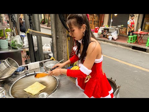 Thai street food - most famous banana roti lady in bangkok