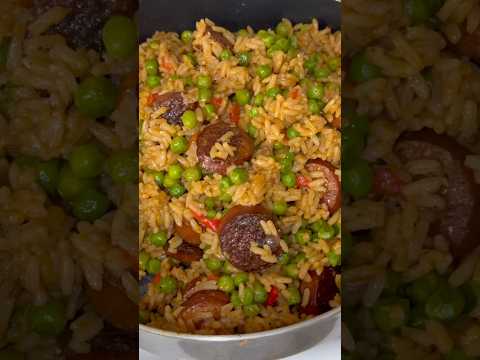 The most delicious one-pot rice sausage & peas recipe #onepotmeal #lunchdinnerrecipe #dinnerideas