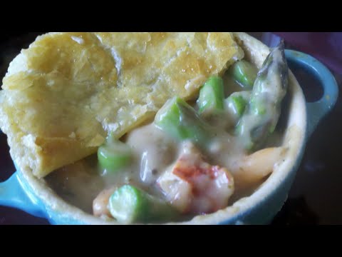 DELISH MAINE LOBSTER POT PIE