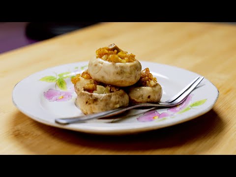 This appetizer is amazing. Fried garlic mushrooms in butter