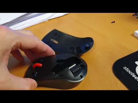 how to open Lenovo cordless mouse and change battery