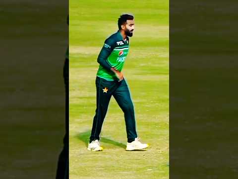 usama mir bowling #usamamir #match #pakistan #highlights #psl9#naseemshah #batting #100 #new #shorts